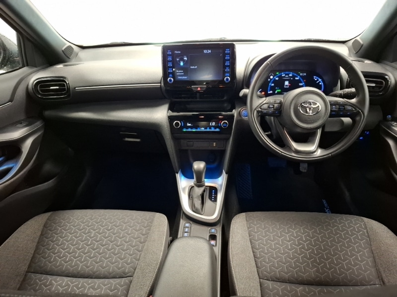 Used Toyota Yaris Cross 2022 for sale - 77352900: Photo 2