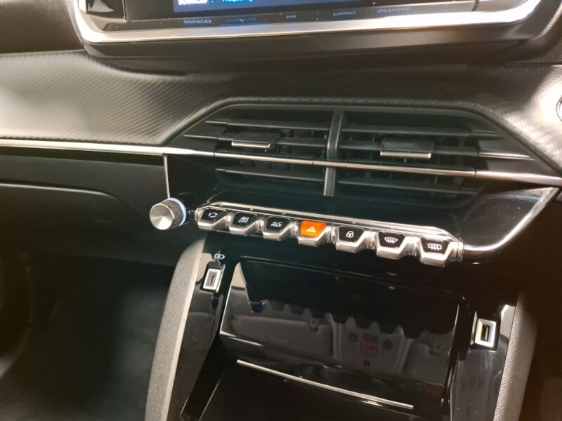 Used Peugeot 2008 2022 for sale - 77379909: Photo 17