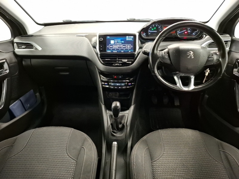 Used Peugeot 208 2019 for sale - 76964143: Photo 2
