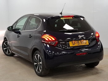 Used Peugeot 208 2019 for sale - 76964143: Photo