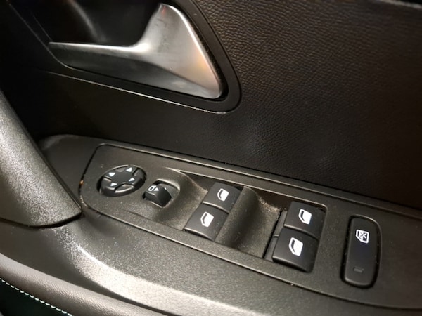 Used Peugeot 2008 2022 for sale - 76226017: Photo 12
