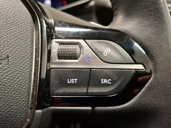 Used Peugeot 2008 2022 for sale - 76226017: Photo 13