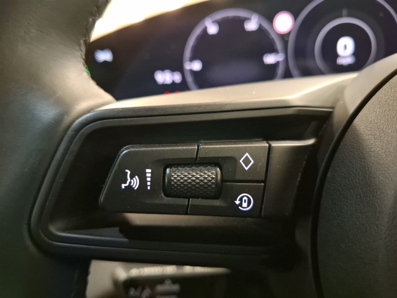 Used Porsche Taycan 2022 for sale - 77357986: Photo 14