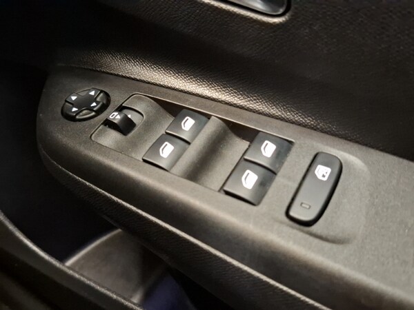 Used Vauxhall Corsa 2021 for sale - 76237956: Photo 19