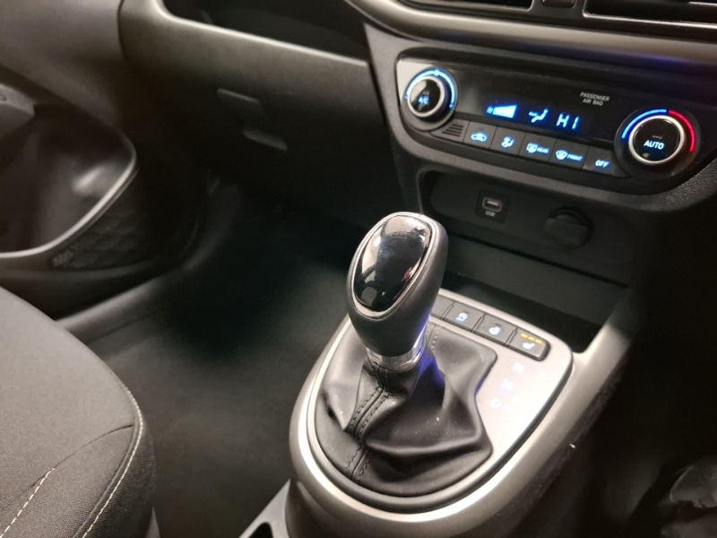 Used Hyundai i10 2021 for sale - 77736355: Photo 18