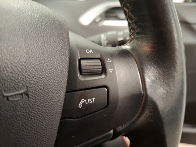 Used Peugeot 208 2017 for sale - 76630763: Photo 11