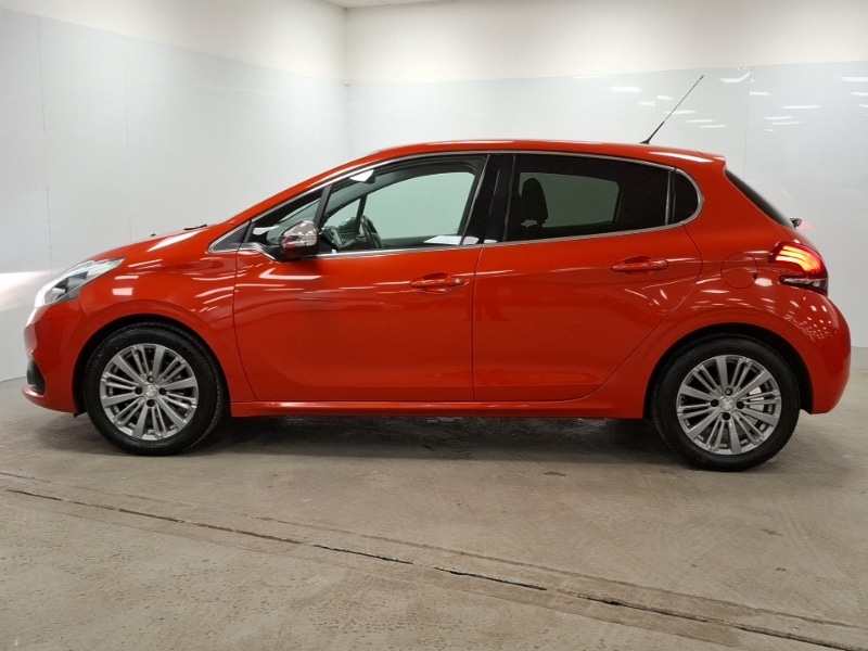 Used Peugeot 208 2017 for sale - 76630763: Photo 4