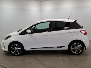 Used Toyota Yaris 2020 for sale - 75505938: Photo