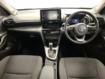 Used Toyota Yaris Cross 2022 for sale - 76864544: Photo