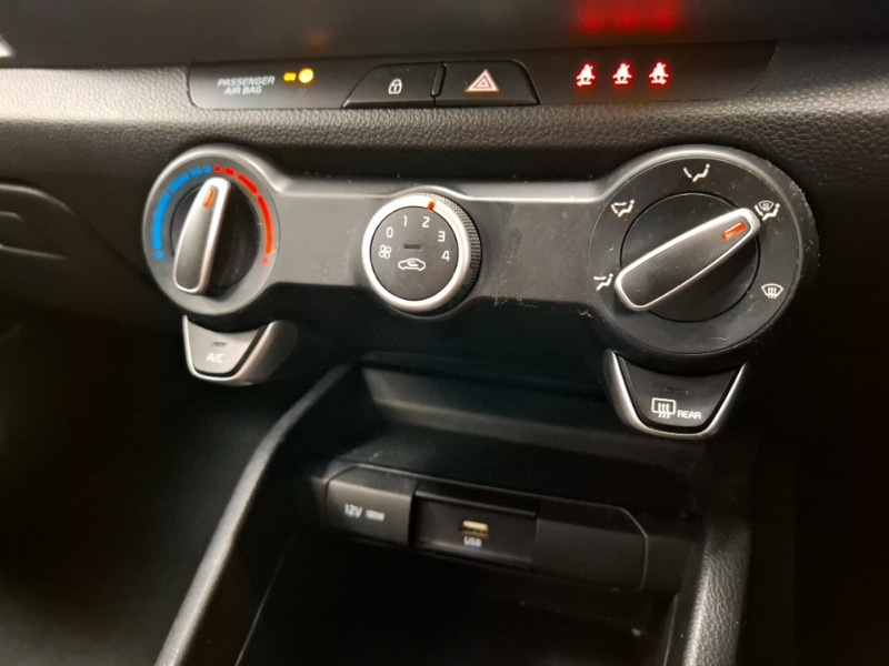 Used Kia Stonic 2021 for sale - 76325608: Photo 17