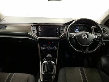 Used Volkswagen T-Roc 2018 for sale - 76860586: Photo