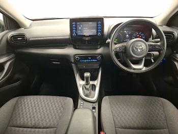 Used Toyota Yaris 2023 for sale - 76925111: Photo