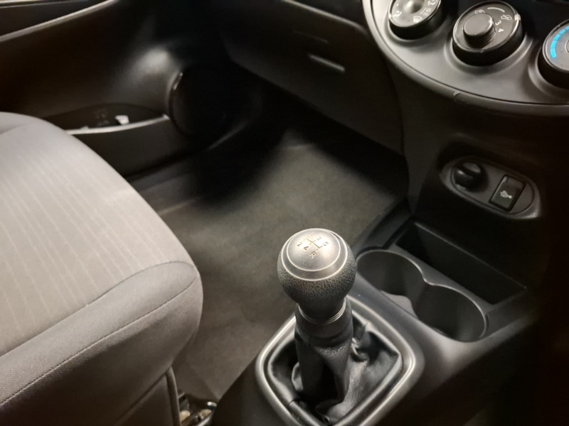 Used Toyota Yaris 2015 for sale - 78094096: Photo 18