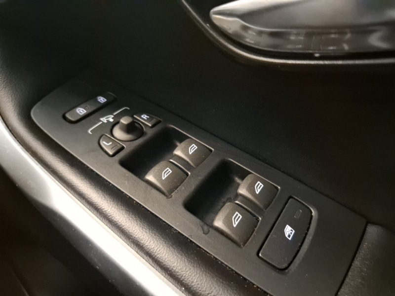 Used Volvo V40 2018 for sale - 76348237: Photo 12