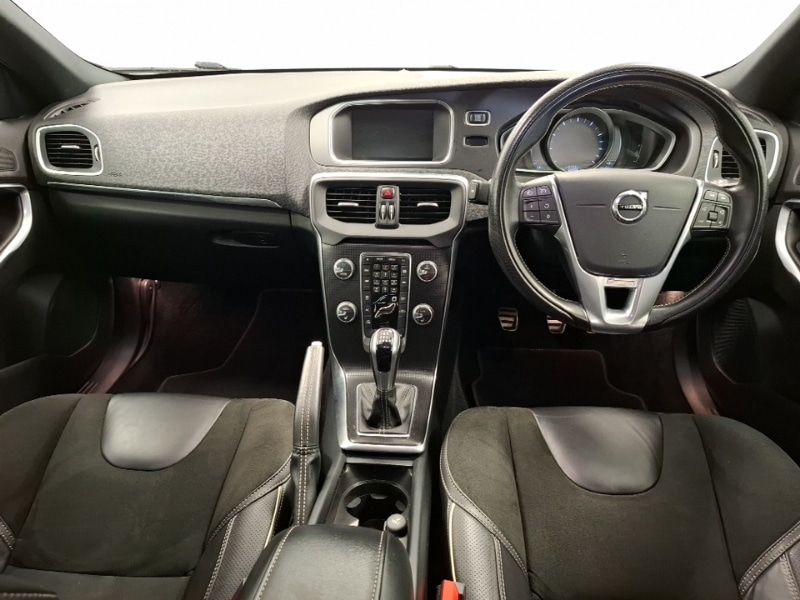 Used Volvo V40 2018 for sale - 76348237: Photo 2