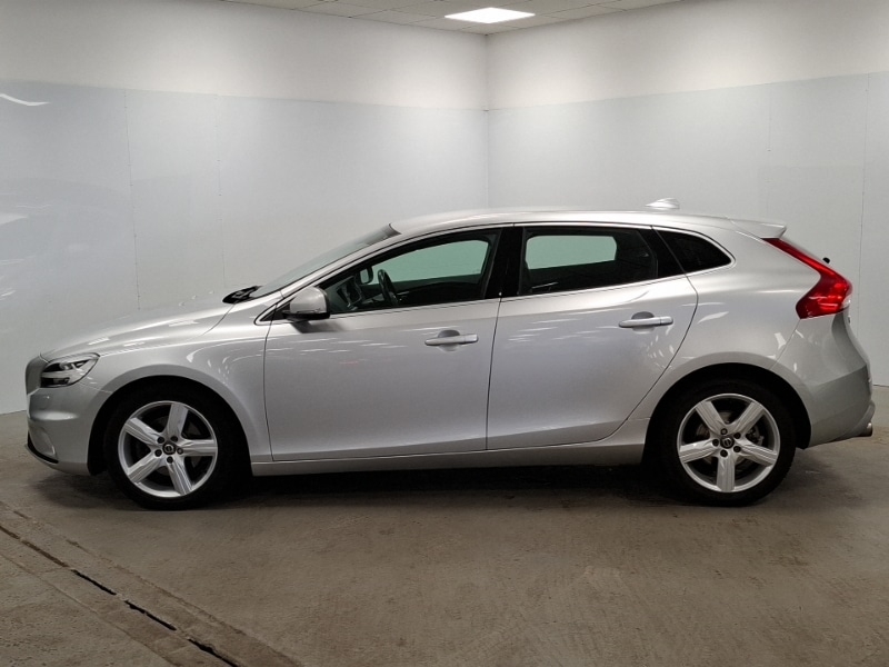 Used Volvo V40 2018 for sale - 76348237: Photo 4