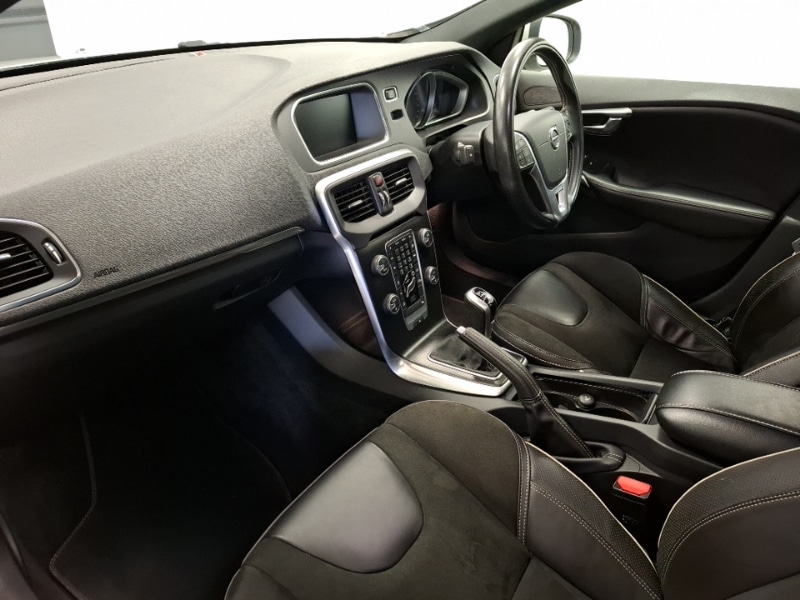 Used Volvo V40 2018 for sale - 76348237: Photo 5