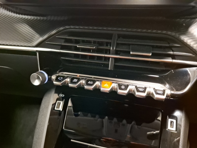 Used Peugeot 2008 2022 for sale - 76987231: Photo 17