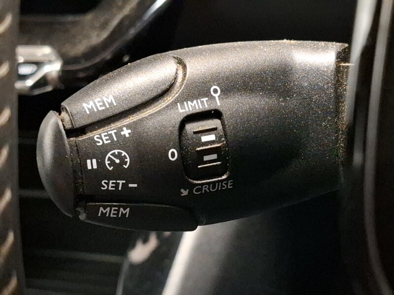 Used Peugeot 2008 2023 for sale - 76221297: Photo 15