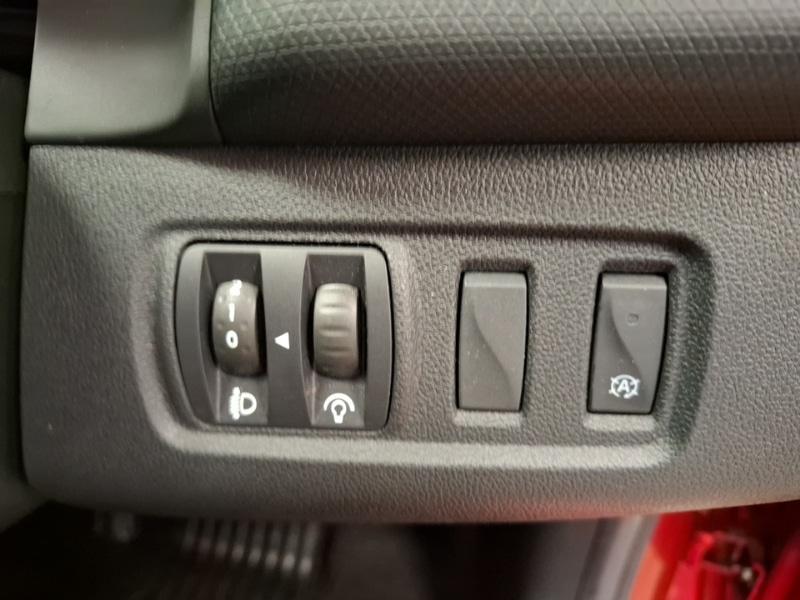 Used Renault Clio 2018 for sale - 76763851: Photo 11