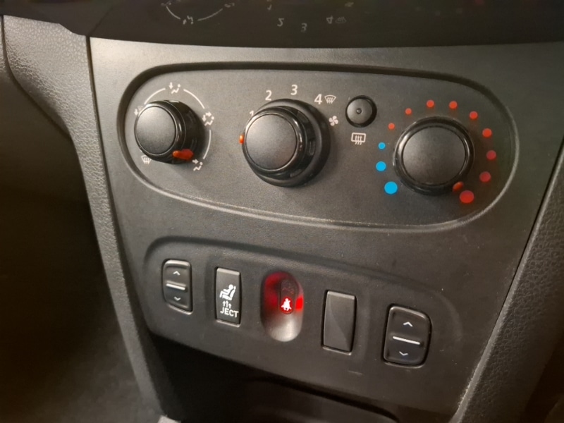 Used Dacia Sandero Stepway 2015 for sale - 77466917: Photo 17