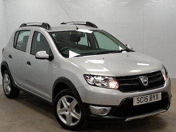 Used Dacia Sandero Stepway 2015 for sale - 77466917: Photo