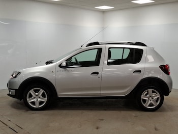 Used Dacia Sandero Stepway 2015 for sale - 77466917: Photo