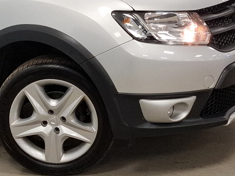 Used Dacia Sandero Stepway 2015 for sale - 77466917: Photo 9