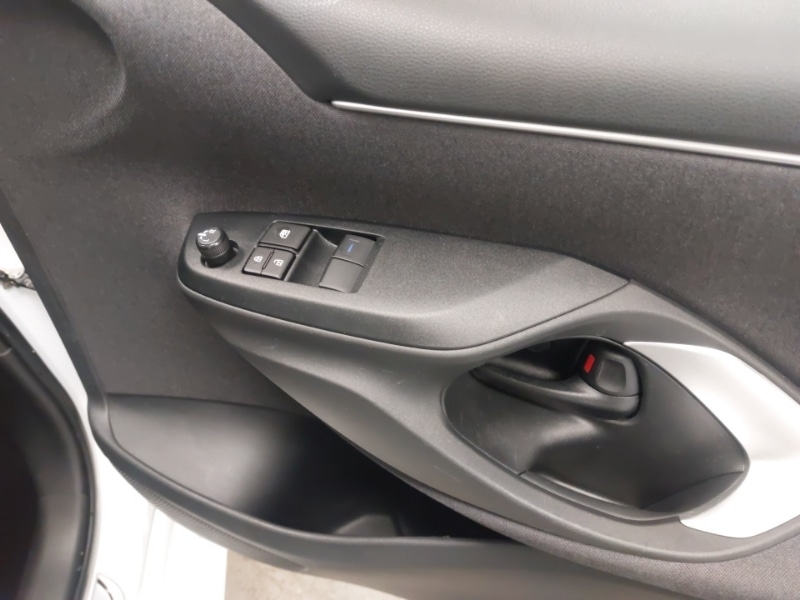 Used Toyota Yaris 2023 for sale - 77252402: Photo 12