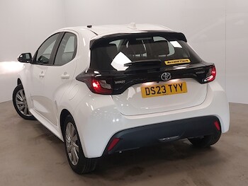 Used Toyota Yaris 2023 for sale - 77252402: Photo