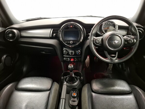Used MINI Hatch 2019 for sale - 76301802: Photo 2