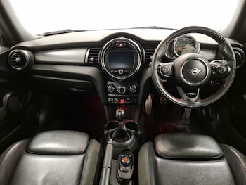 Used MINI Hatch 2019 for sale - 76301802: Photo 2