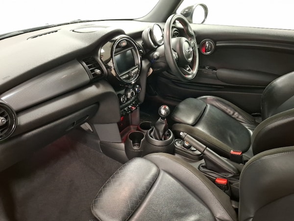 Used MINI Hatch 2019 for sale - 76301802: Photo 5