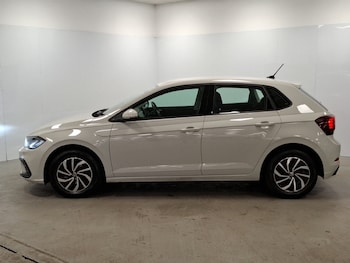 Used Volkswagen Polo 2024 for sale - 76596680: Photo