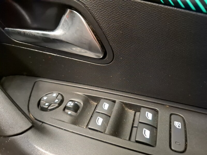 Used Peugeot 2008 2022 for sale - 77939135: Photo 12