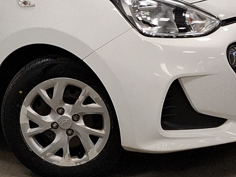 Used Hyundai i10 2018 for sale - 76408244: Photo 9