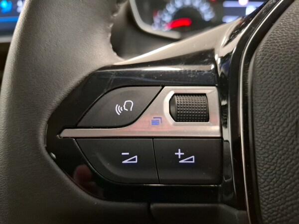 Used Peugeot 208 2021 for sale - 75617838: Photo 14