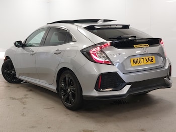 Used Honda Civic 2017 for sale - 76195515: Photo 3