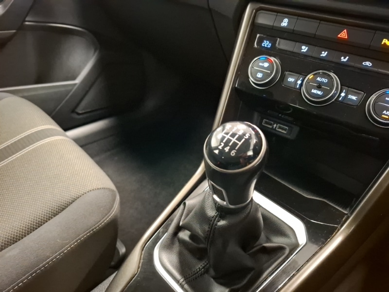 Used Volkswagen T-Roc 2018 for sale - 77823100: Photo 18