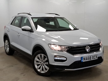 Used Volkswagen T-Roc 2018 for sale - 77823100: Photo