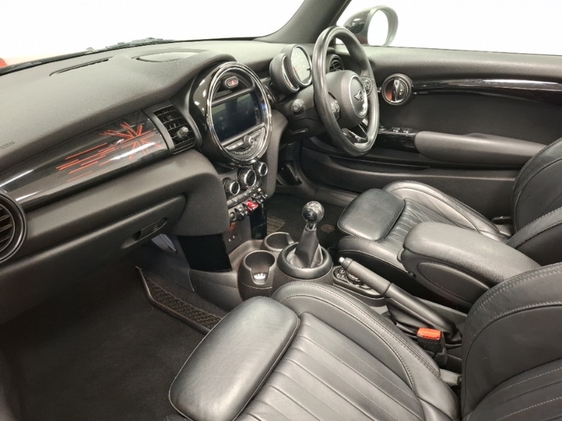 Used MINI Cooper 2018 for sale - 76435329: Photo 5