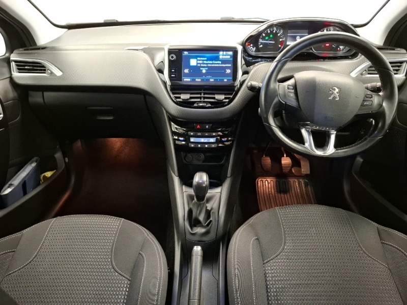 Used Peugeot 208 2018 for sale - 77907909: Photo 2