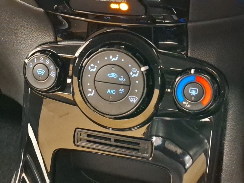 Used Ford Fiesta 2015 for sale - 76816405: Photo 13