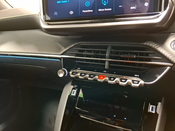 Used Peugeot 2008 2025 for sale - 76343701: Photo 17