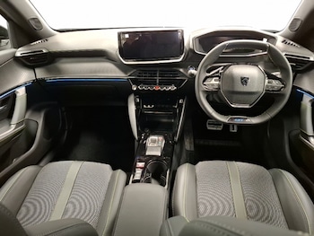 Used Peugeot 2008 2025 for sale - 76343701: Photo 2