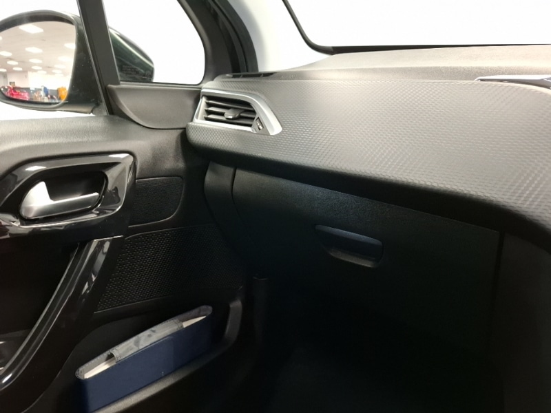 Used Peugeot 208 2017 for sale - 77956865: Photo 11
