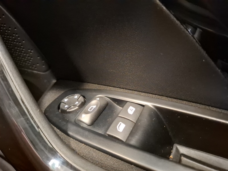 Used Peugeot 208 2017 for sale - 77956865: Photo 12