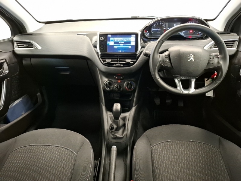 Used Peugeot 208 2017 for sale - 77956865: Photo 2