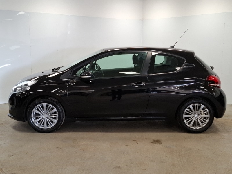 Used Peugeot 208 2017 for sale - 77956865: Photo 4