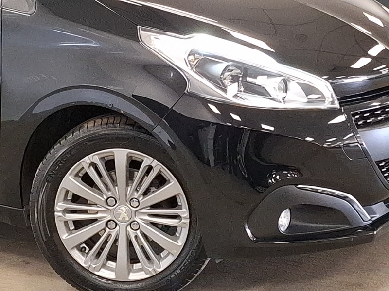 Used Peugeot 208 2017 for sale - 77956865: Photo 9